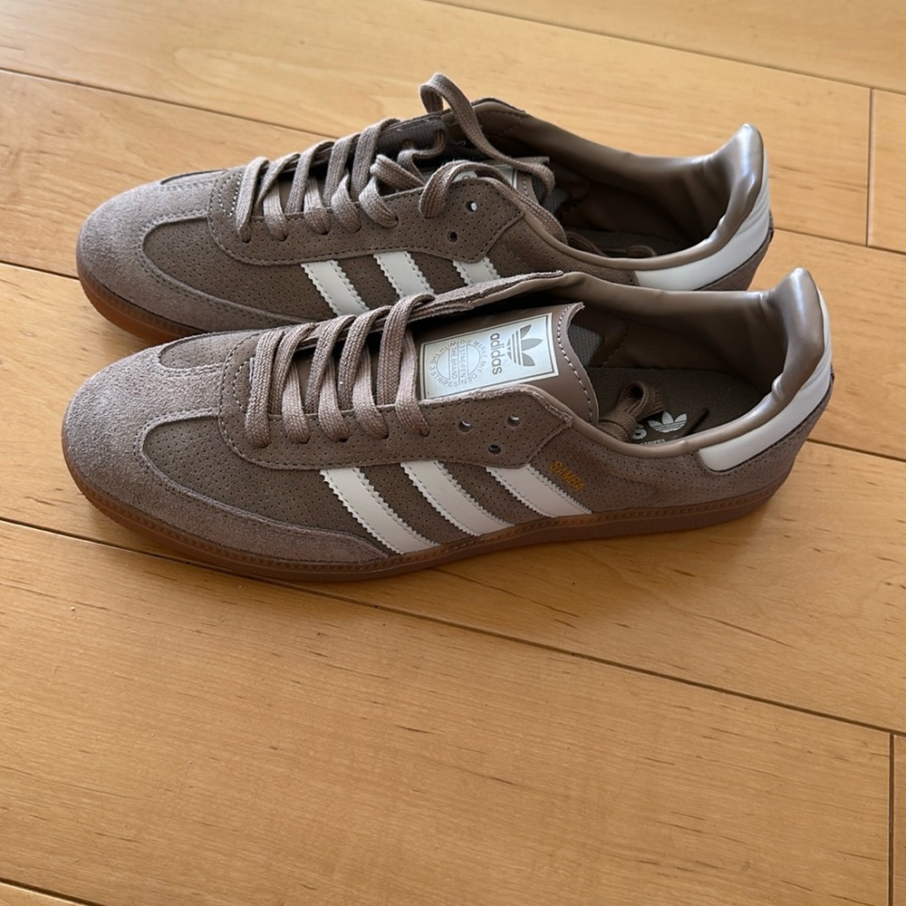 NWOT Adidas Samba OG in chalky brown